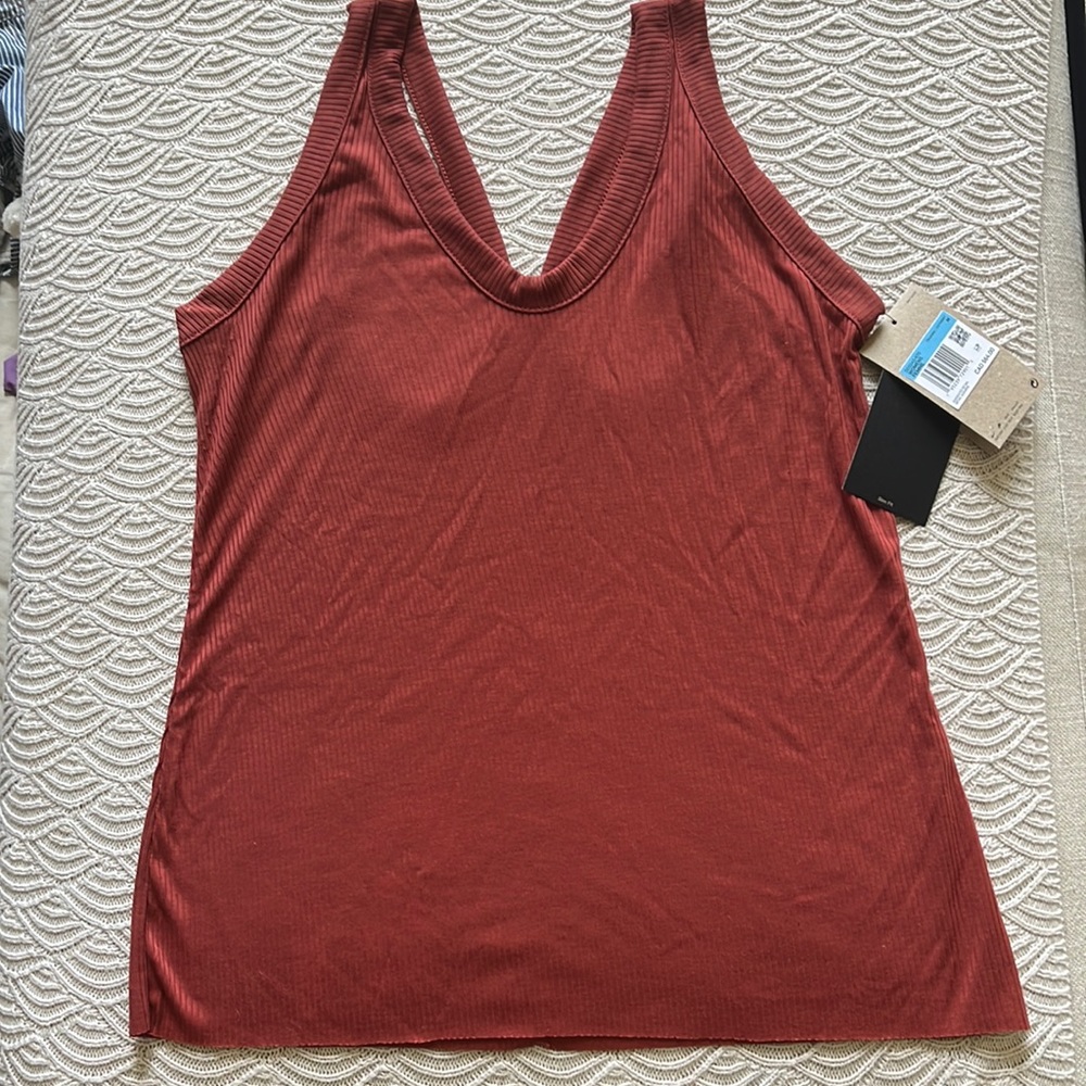 Nike Women’s Yoga Top • Ribbed Training Slimfit 🤍